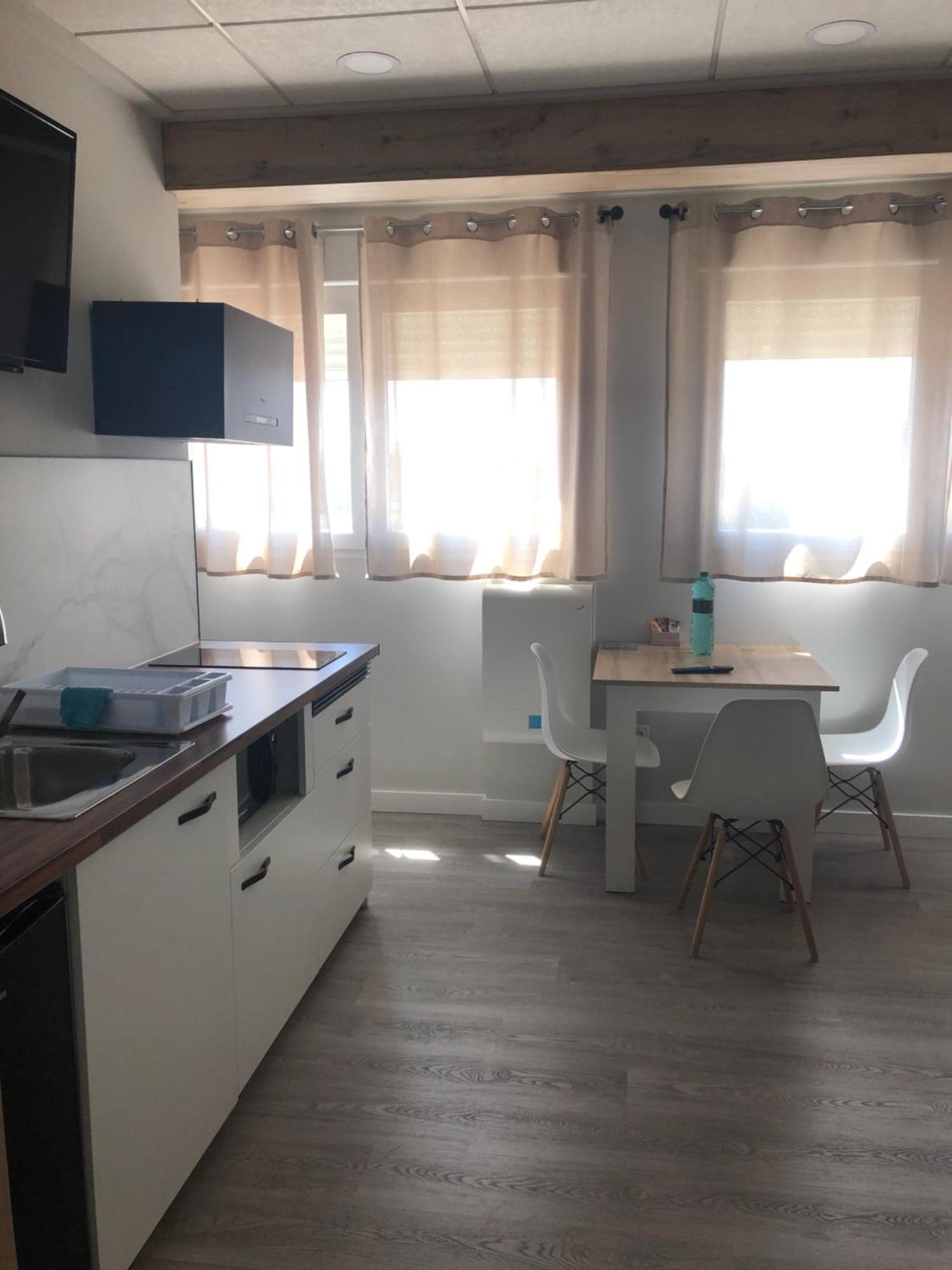 וילנה Hostal La Morenica מראה חיצוני תמונה