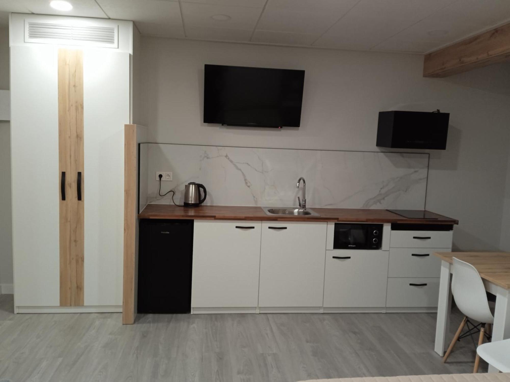 וילנה Hostal La Morenica מראה חיצוני תמונה
