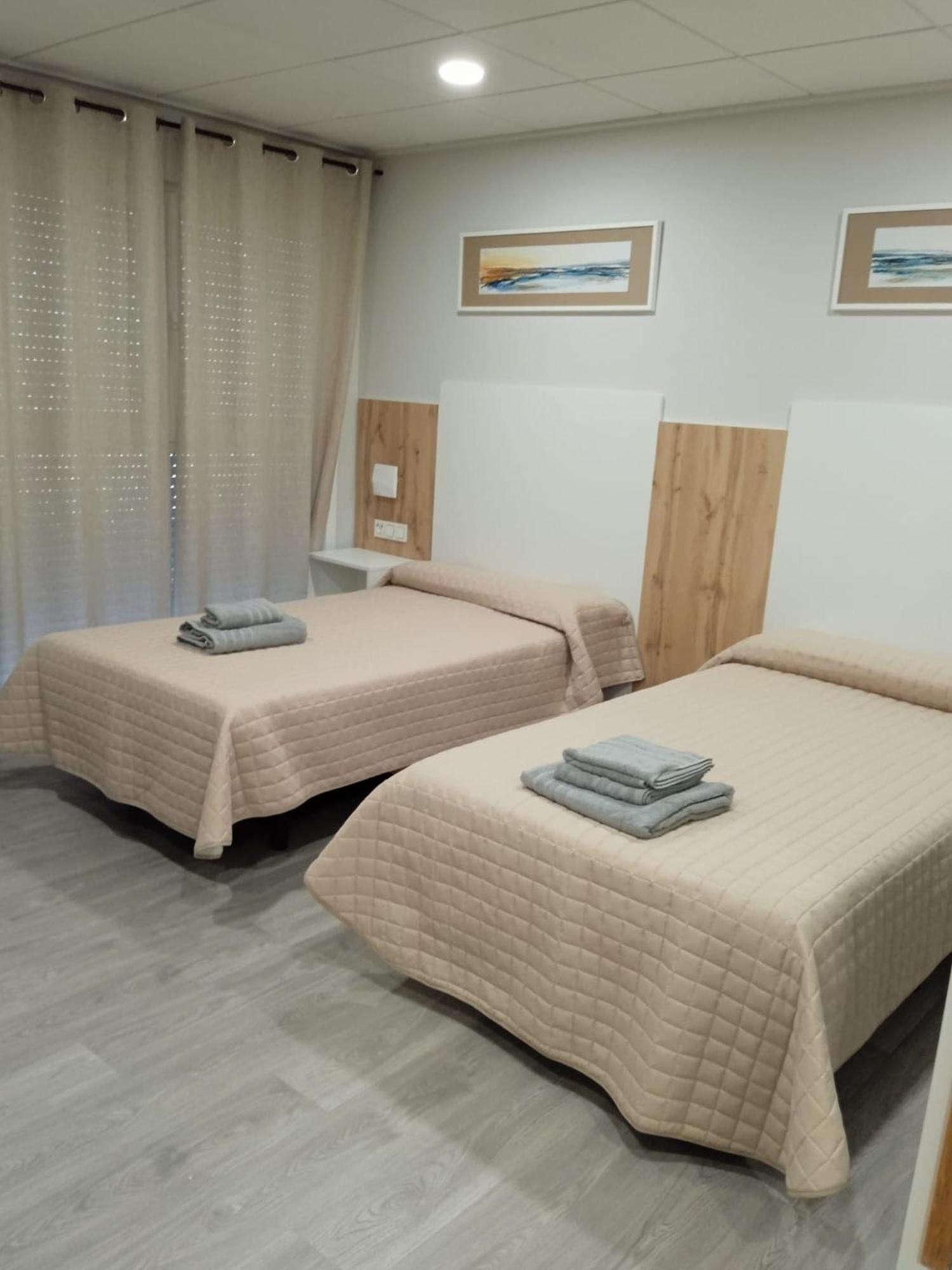 וילנה Hostal La Morenica מראה חיצוני תמונה